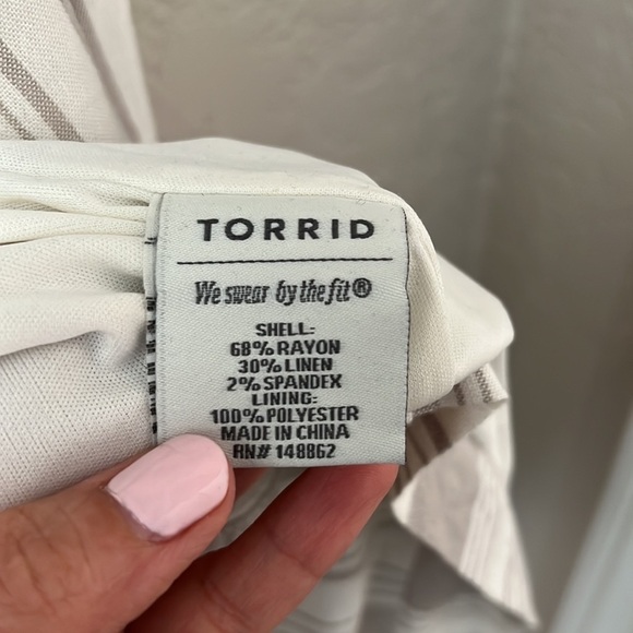 Torrid Linen Blazer. Beachy Sandy/ Natural Color Stripes. Size 5X - Picture 8 of 9